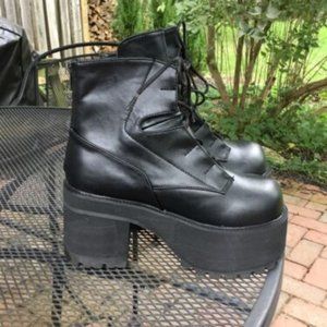 Demonia Black Gothic 5 eye lace up platform boots W Back Zipper NEW